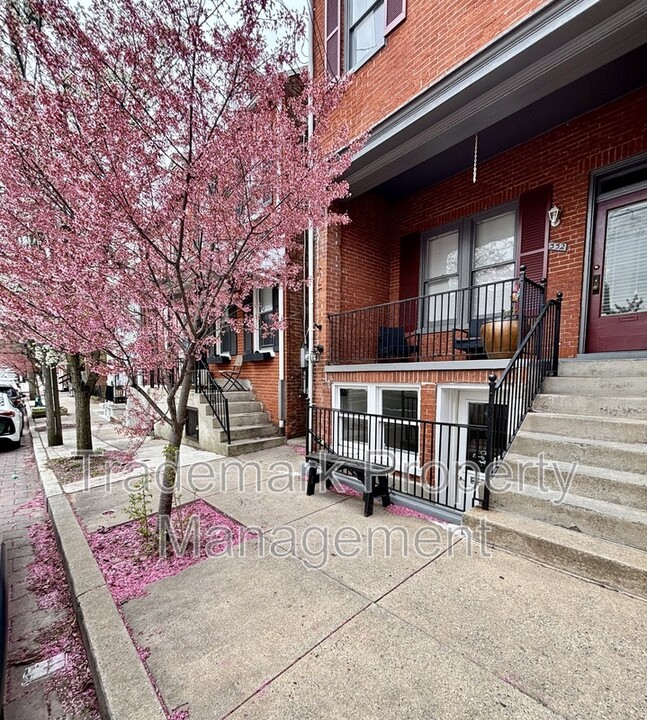 332 N Charlotte St in Lancaster, PA - Building Photo