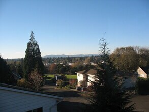 7632 SE 98th Ave in Portland, OR - Building Photo - Building Photo