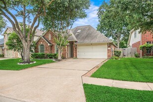 7302 Hollow Field Ln in Cypress, TX - Building Photo