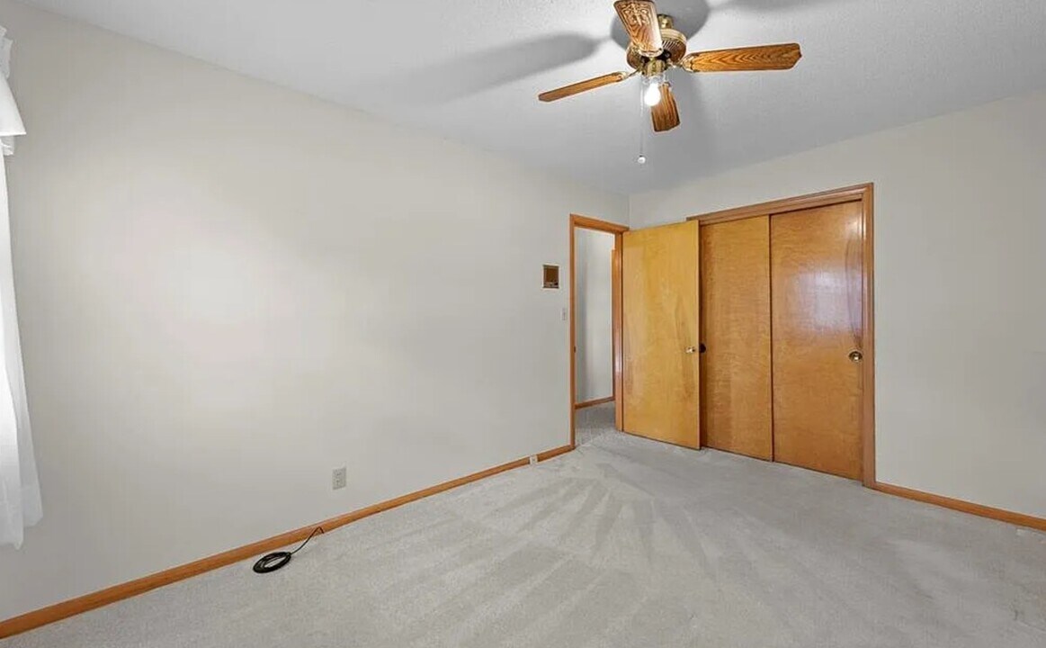 813 NE 86th St in Kansas City, MO - Building Photo