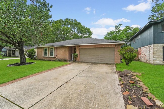 16906 Rolling Acres Dr in Humble, TX - Building Photo - Building Photo