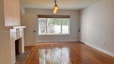2474 SW 24th Ter in Miami, FL - Building Photo - Building Photo