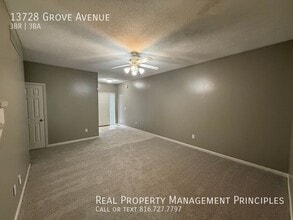 13728 Grove Ave in Bonner Springs, KS - Building Photo - Building Photo