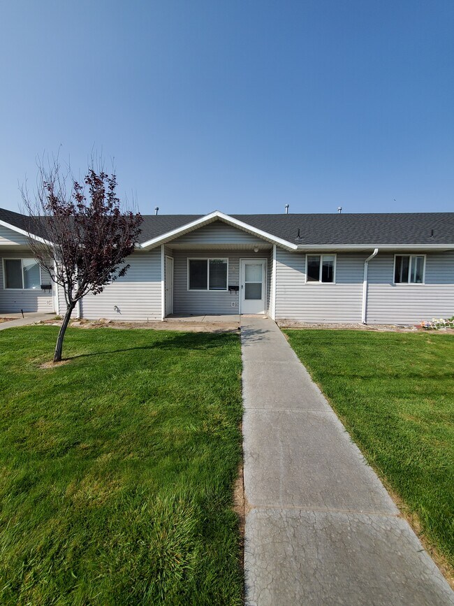 1601 Falcon Dr Rentals in Ammon, ID