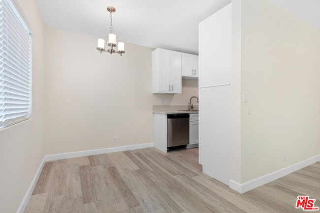1433 Brockton Ave in Los Angeles, CA - Building Photo - Building Photo