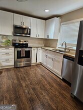 686 Center Hill Ave NW in Atlanta, GA - Building Photo - Building Photo