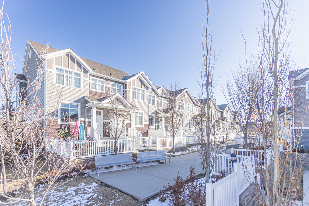 The Sands Townhomes in Edmonton, AB - Building Photo