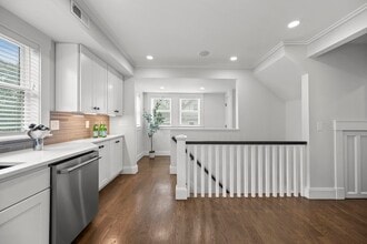 62 Governor Winthrop Rd, Unit 2 in Somerville, MA - Building Photo - Building Photo