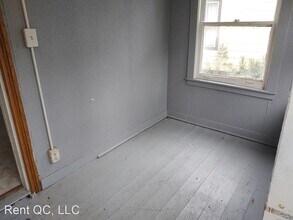 201 S Howell St in Davenport, IA - Building Photo - Building Photo