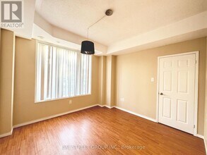 3020-3020 Erin Centre Blvd in Mississauga, ON - Building Photo - Building Photo