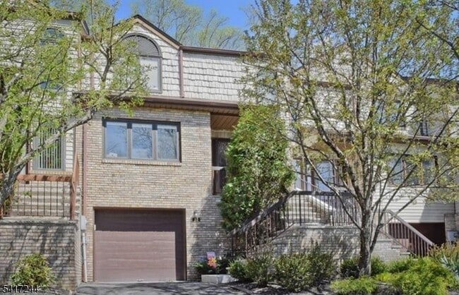 property at 32 Averell Dr