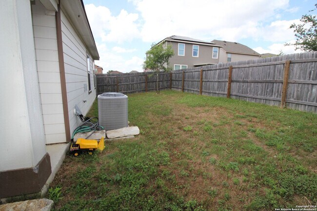 4410 Olympus Bay in San Antonio, TX - Building Photo - Building Photo