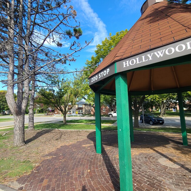 8516 Brookfield Ave in Brookfield, IL - Building Photo - Building Photo