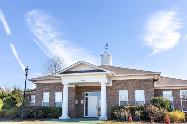 Solstice Apartments in Opelika, AL - Building Photo - Building Photo