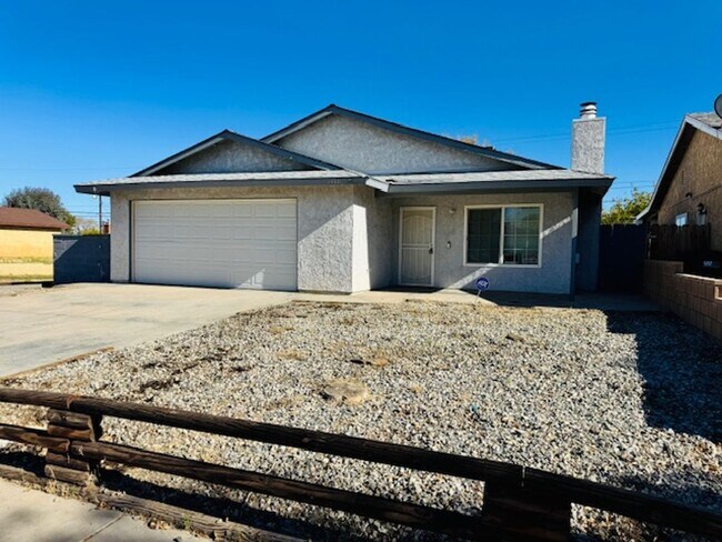 44446 Watford Ave in Lancaster, CA - Building Photo - Building Photo