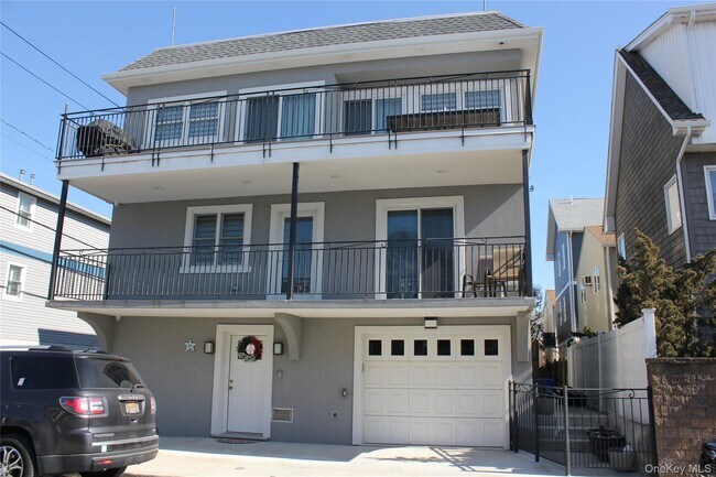 20 Virginia Ave in Long Beach, NY - Building Photo - Building Photo