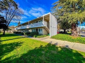 Seminary, 449-479* in Napa, CA - Building Photo