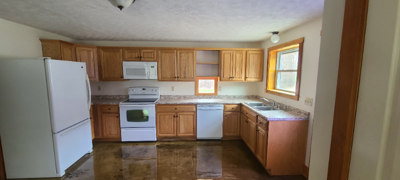 16 Weymouth Rd in Gray, ME - Building Photo