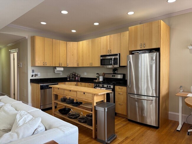 property at 37 Mt Vernon St