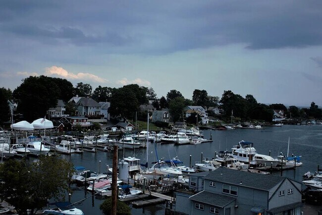 6 George St in Cranston, RI - Building Photo - Building Photo