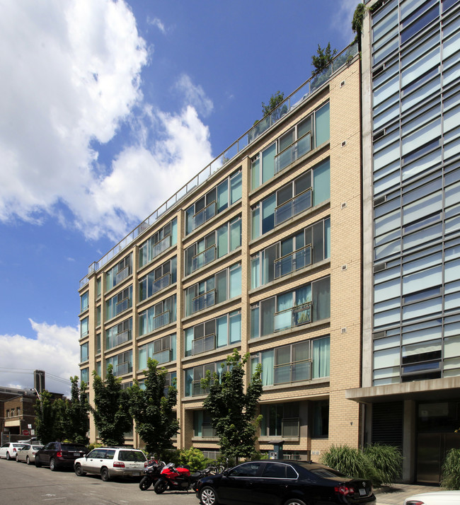 Sylvia Lofs in Toronto, ON - Building Photo - Building Photo