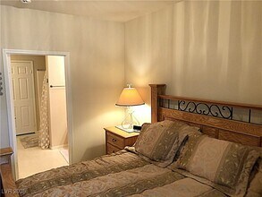 10001 Peace Way, Unit 2323 in Las Vegas, NV - Building Photo - Building Photo