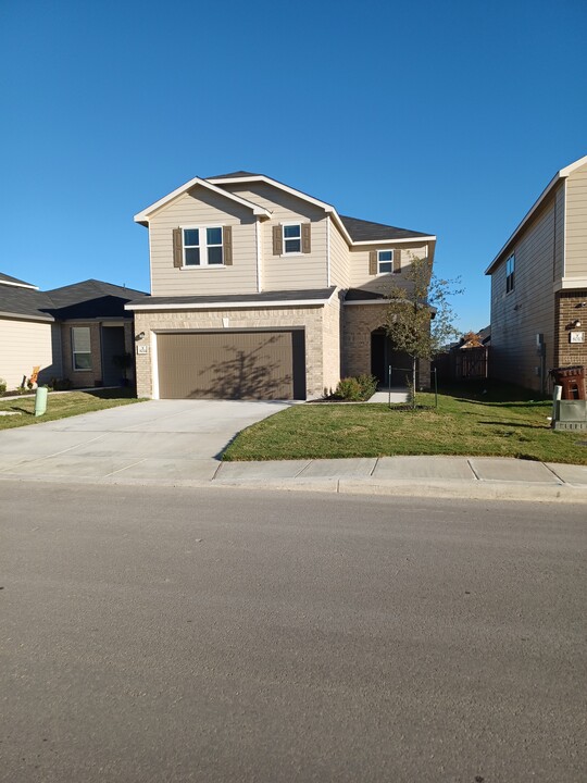 8014 Canyon Wren Park in San Antonio, TX - Building Photo