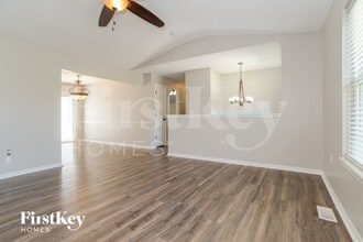 219 NW 111th Terrace in Kansas City, MO - Foto de edificio - Building Photo