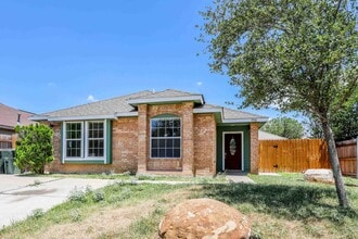 1936 Denmark Ln in Laredo, TX - Building Photo - Building Photo