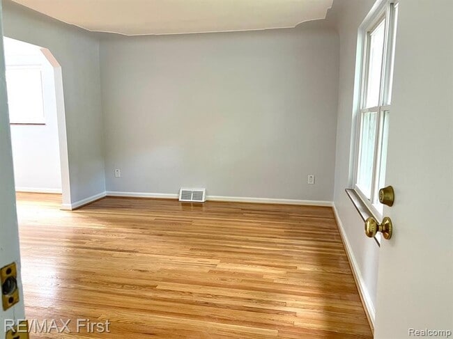 552 Laprairie St in Ferndale, MI - Foto de edificio - Building Photo