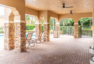 10283 Wellington Parc Dr in Wellington, FL - Building Photo - Building Photo