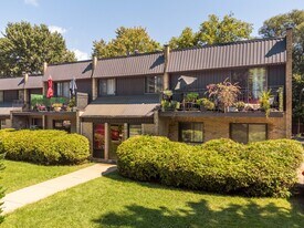 125 Cloverdale Av in Dorval, QC - Building Photo