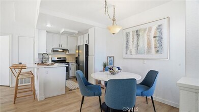 405 Ribbon Beach Way, Unit 249 in Oceanside, CA - Foto de edificio - Building Photo