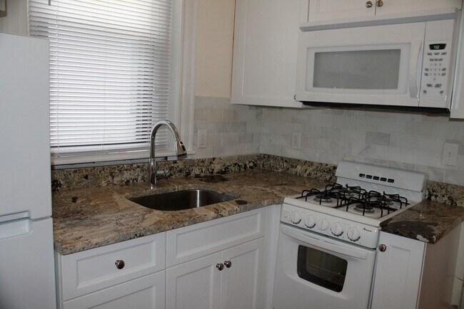 65 Park Dr, Unit 23 in Boston, MA - Building Photo - Building Photo