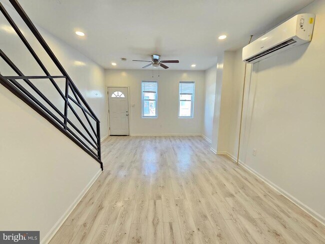 2539 N Natrona St in Philadelphia, PA - Foto de edificio - Building Photo