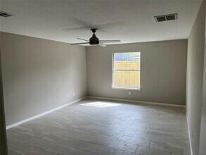 11026 Malden Dr in Houston, TX - Building Photo - Building Photo