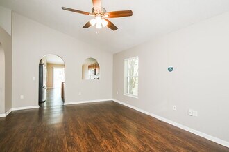 2968 Whispering Trails Dr in Winter Haven, FL - Building Photo - Building Photo