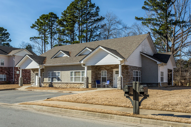 Camry Court Apartments in Bryant, AR - Foto de edificio - Building Photo