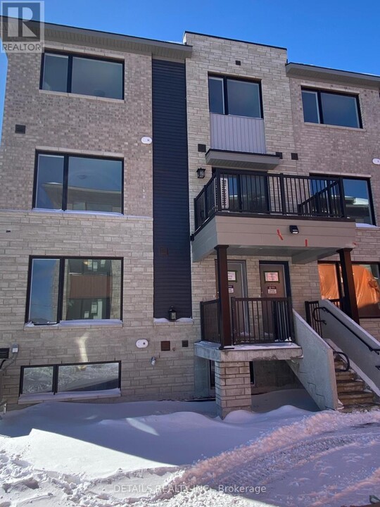 1503 Creekway Private in Ottawa, ON - Building Photo