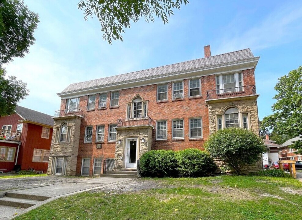 46 N Breese Terrace in Madison, WI - Building Photo