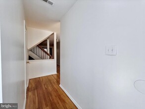 32 Penny Ln in Baltimore, MD - Building Photo - Building Photo