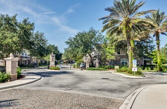 5973 Pavilion Dr in Jacksonville, FL - Building Photo - Building Photo