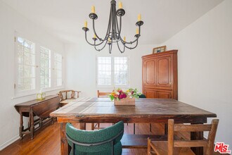 3015 Beachwood Dr in Los Angeles, CA - Building Photo - Building Photo