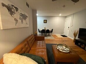 1243 16th St NE, Unit 3 in Washington, DC - Foto de edificio - Building Photo