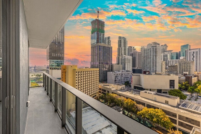 501 NE 1st Ave, Unit SI ID1512837P in Miami, FL - Foto de edificio - Building Photo