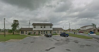 1100 E Santa Rosa Ave in Edcouch, TX - Foto de edificio - Building Photo