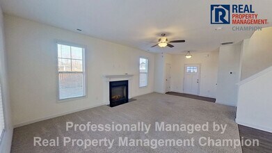 1122 Carteret Mnr Dr in Jacksonville, NC - Building Photo - Building Photo