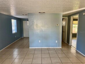 2311 52nd Ave E in Bradenton, FL - Foto de edificio - Building Photo