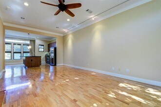 1000 Yale St in Houston, TX - Foto de edificio - Building Photo