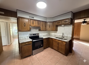 558 Congress Ave in San Antonio, TX - Foto de edificio - Building Photo